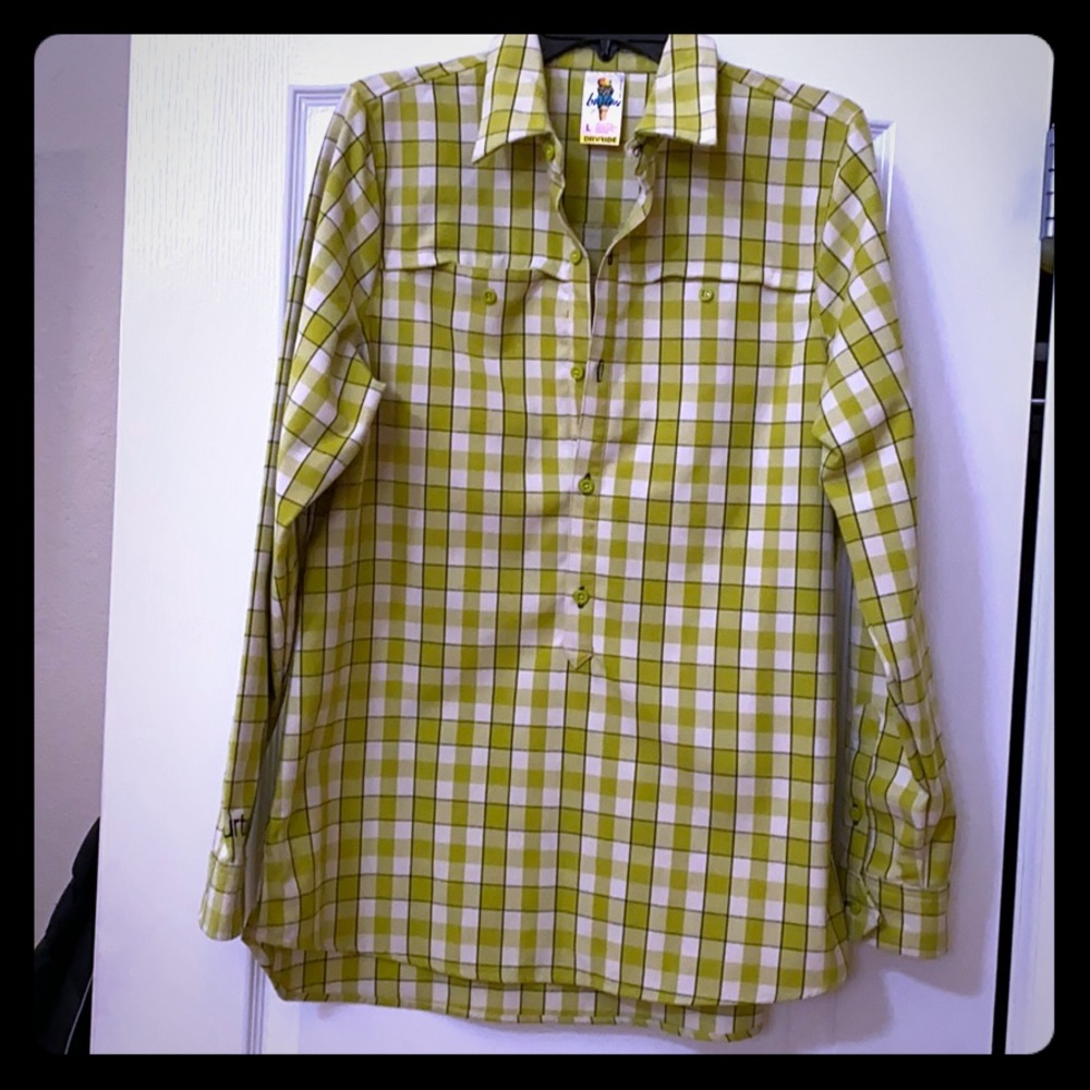 Burton dry ride pullover shirt